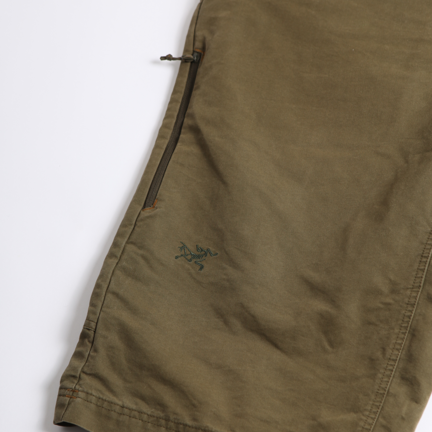 2010s Arcteryx articulated canvas shorts