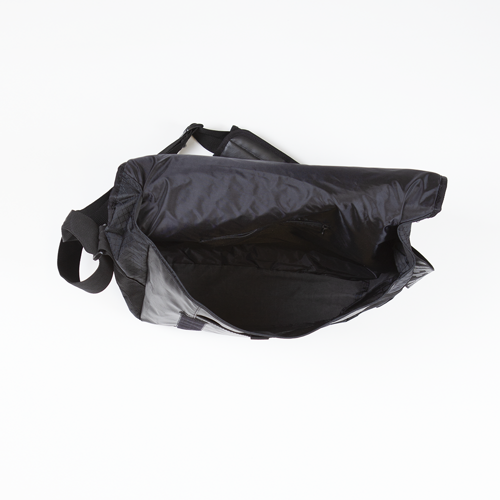 2008 Puma volvo ocean racing weatherproof messenger bag