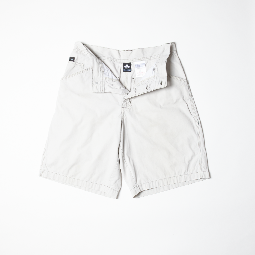 2000's Nike acg shorts