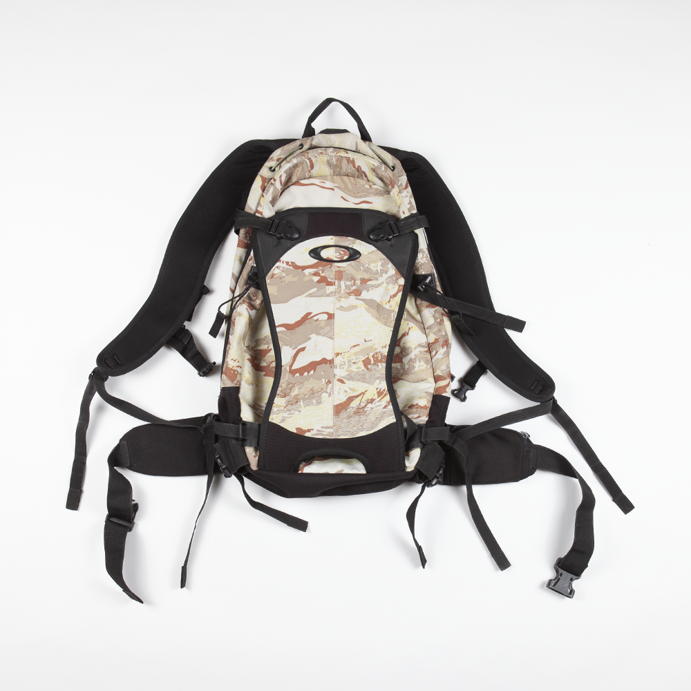 2017 Oakley snow pack backpack