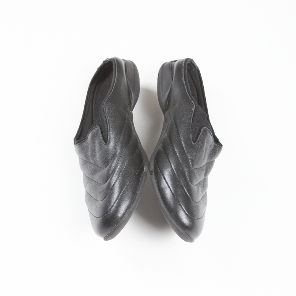 2000's Dkny leather slip on mules