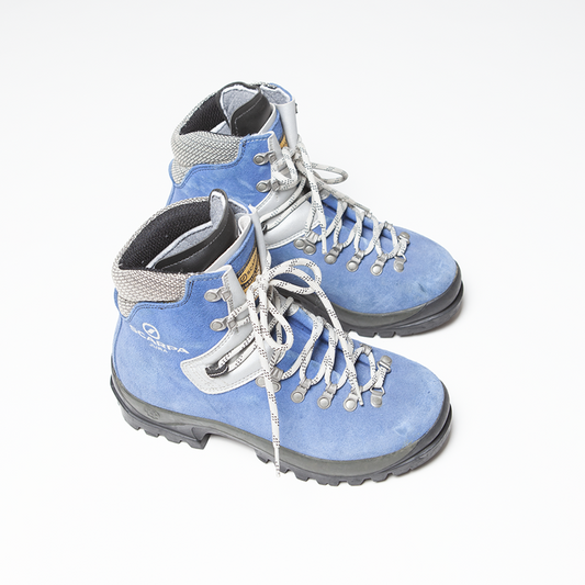 Scarpa jura mountaneering boots